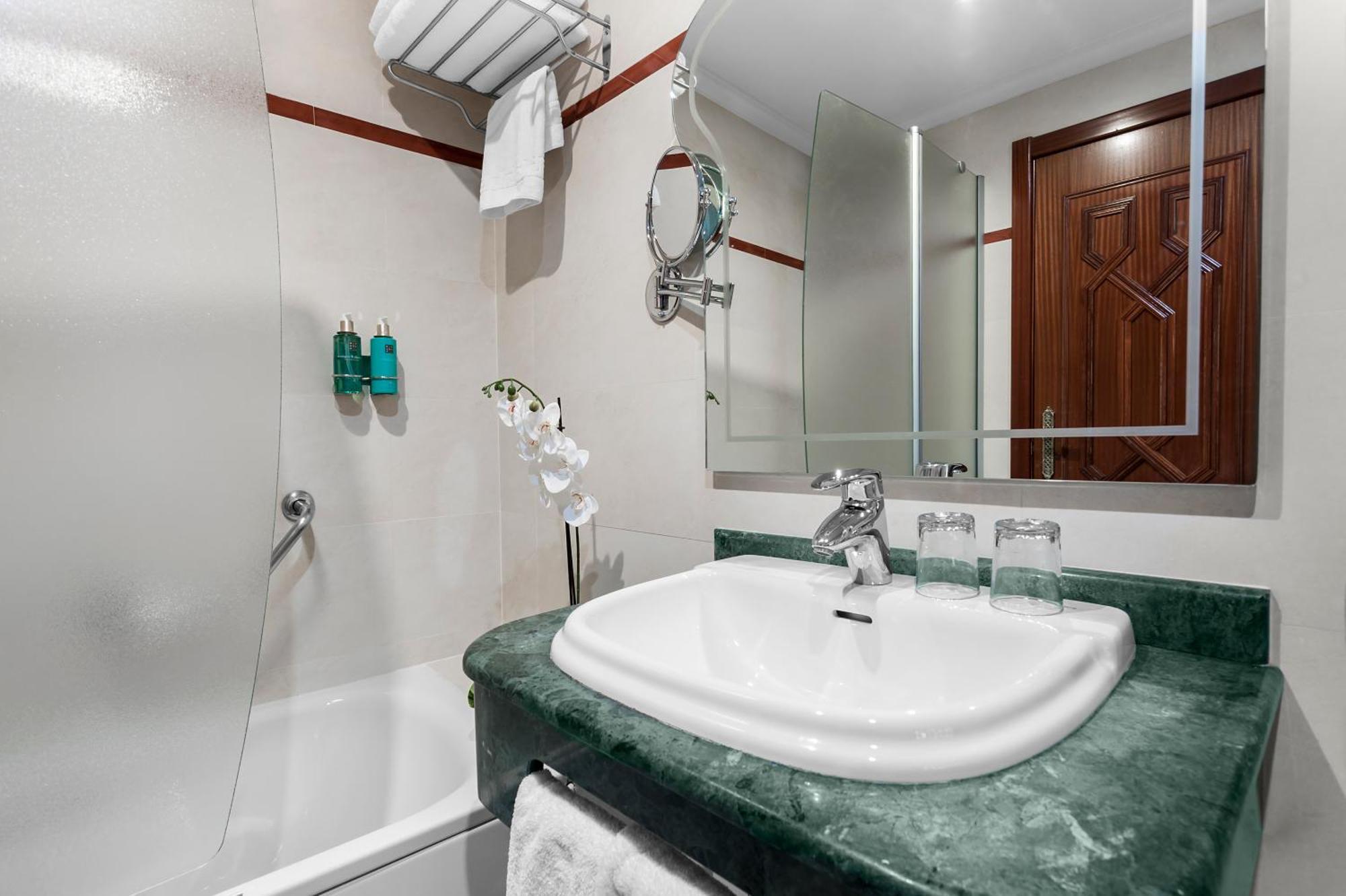 Boutique Almenas Hotel Granada